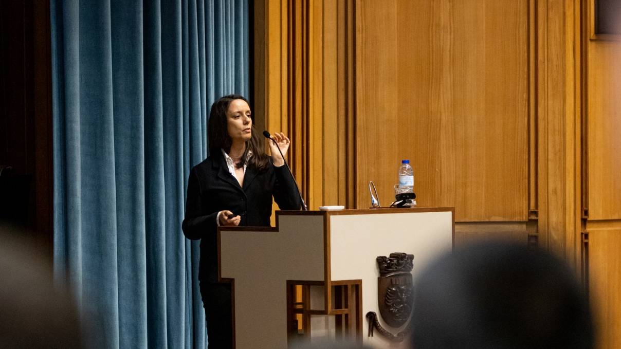 “A Origem da Vida na Terra” em Conferncia na Academia da Fora Area