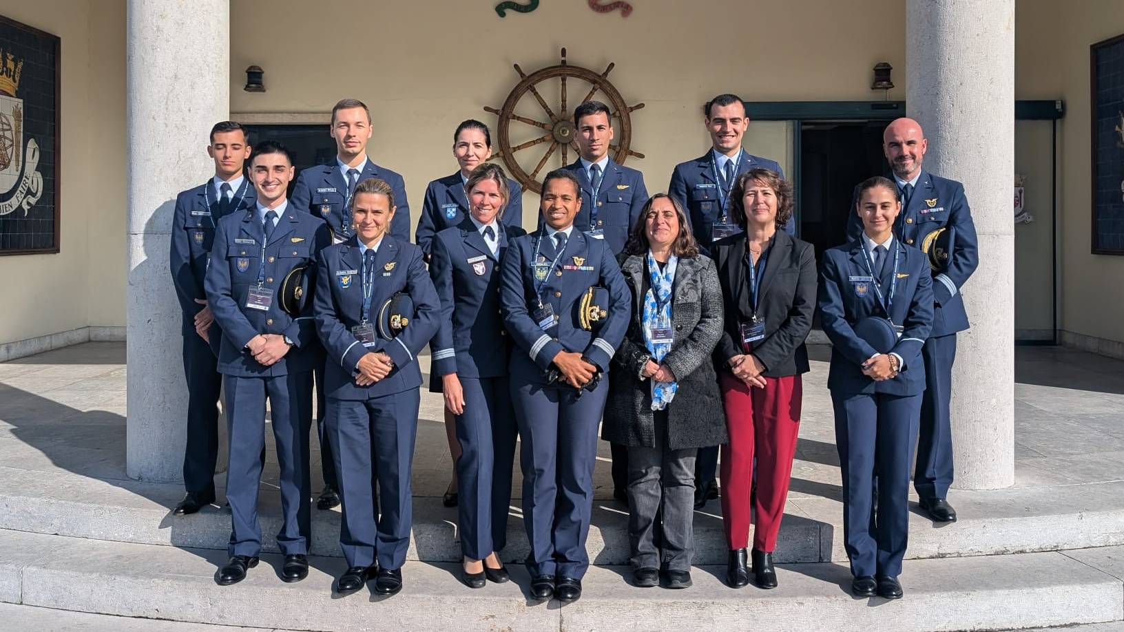 Alunos e Investigadores da Academia da Força Aérea marcam presença no VI Encontro de Ciências Militares 2024 Alunos e Investigadores da Academia da Força Aérea marcam presença no VI Encontro de Ciências Militares 2024